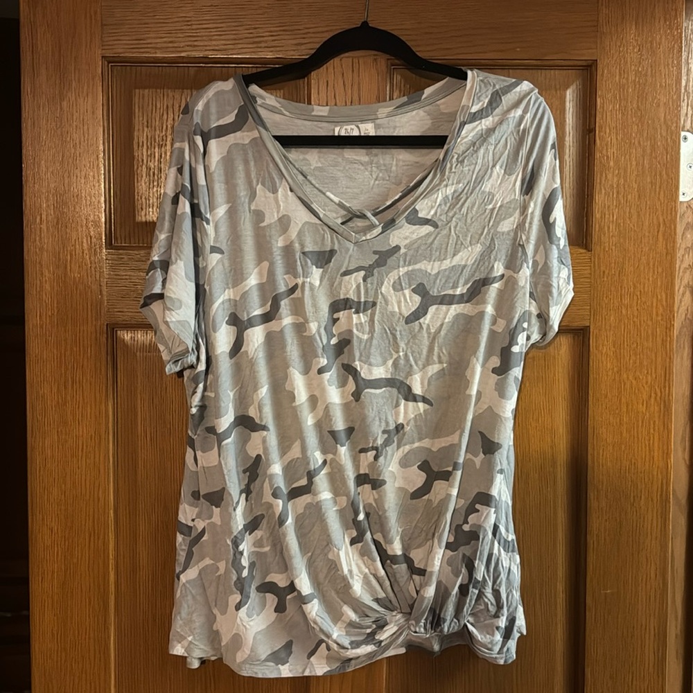 Cute women’s 1X soft shirt!